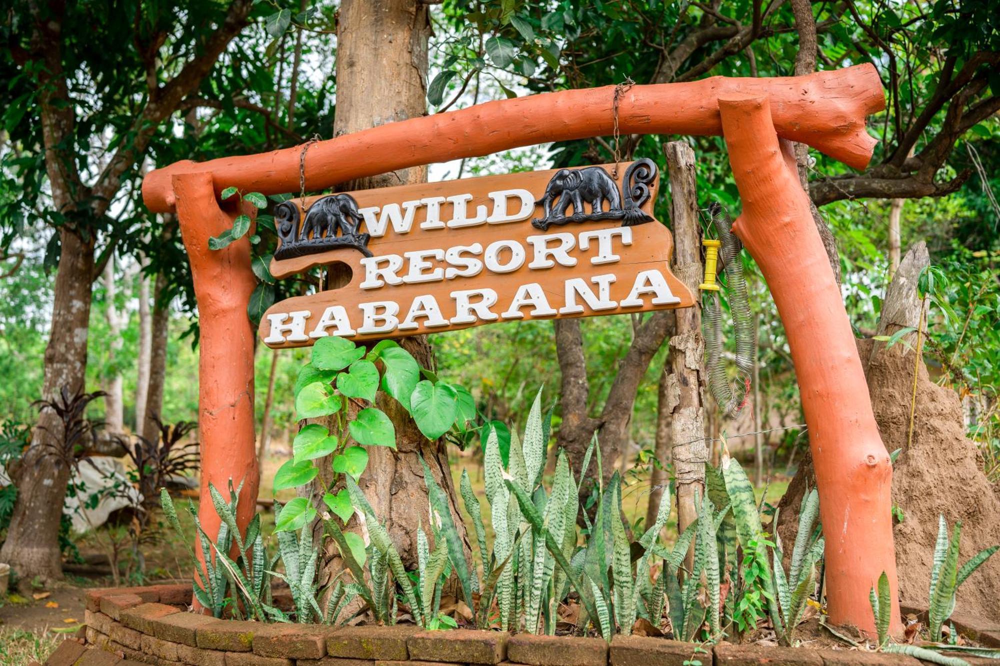 Wild Hut Habarana Acomodação com café da manhã Exterior foto